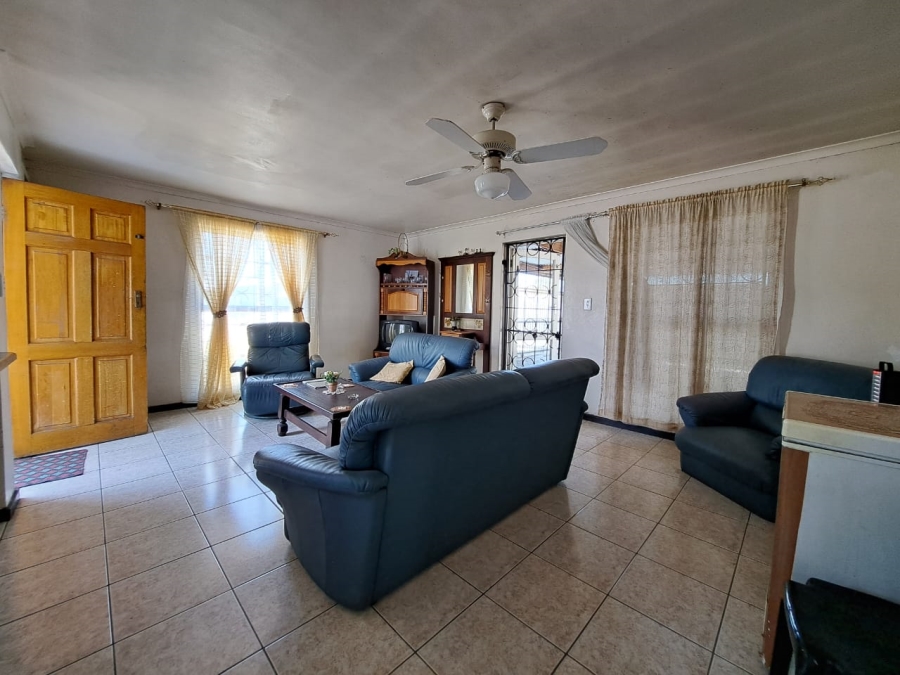 3 Bedroom Property for Sale in Electric City Western Cape